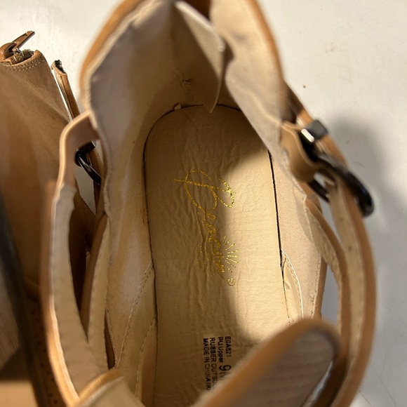 Beacon tan ankle boots with zip up heel & 1” block heel size 9M NWT - Picture 6 of 7